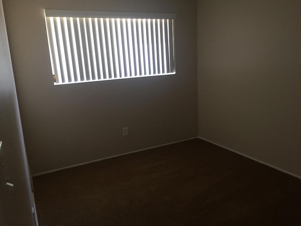 2nd image of 630 Ridgeway Ln #2