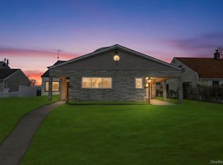 21 Clay Lane, Levittown, NY 11756