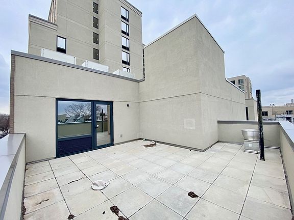 4th image of 1525 Bedford Ave #405