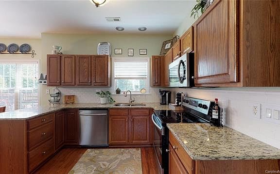 5th image of 9517 Mitchell Glen Dr