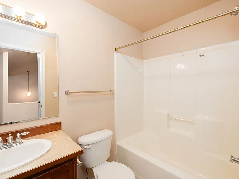 326 S Thierman Rd — Photo 29