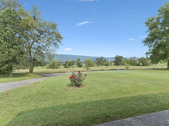 4th image of 714 Alvin York Hwy