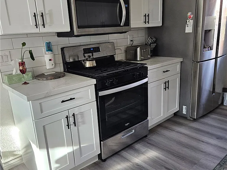 17990 Lakeview Dr — Photo 12