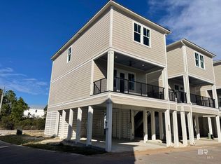 951 W Lagoon Ave #A, Gulf Shores, AL 36542