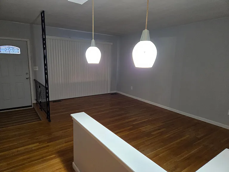 27428 Audrey Ave — Photo 2