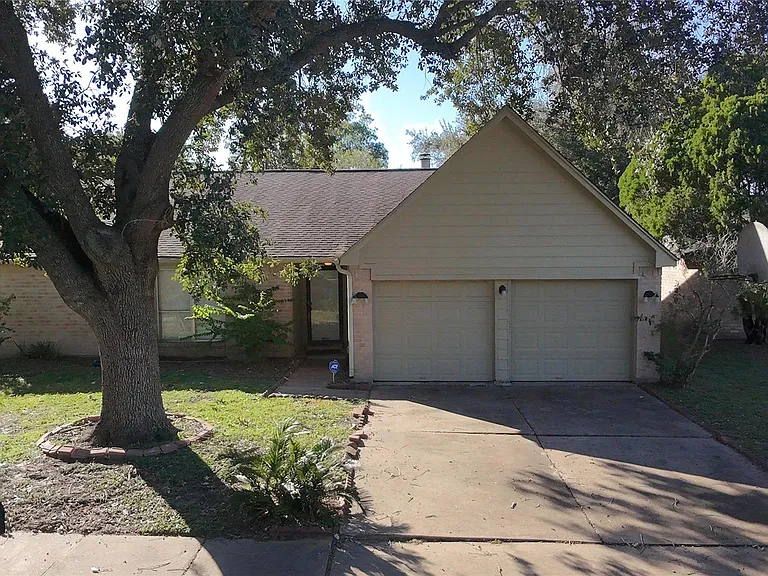 2607 Amaranth Dr — Photo 1