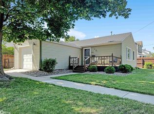 220 5th Ave NE, Hampton, IA 50441