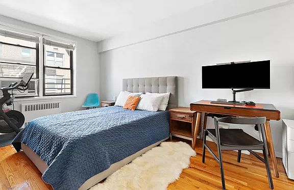 4th image of 30 E 9th St APT 5EE