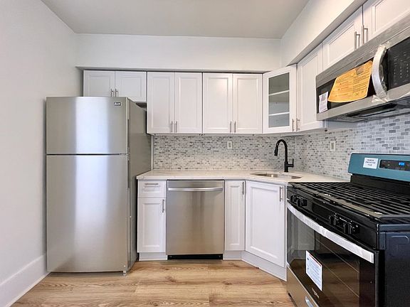 2nd image of 212 15th St APT 6