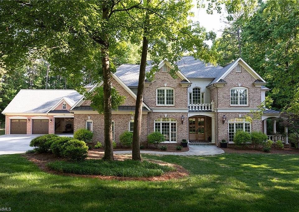 1st image of 106 Tan Oak Dr