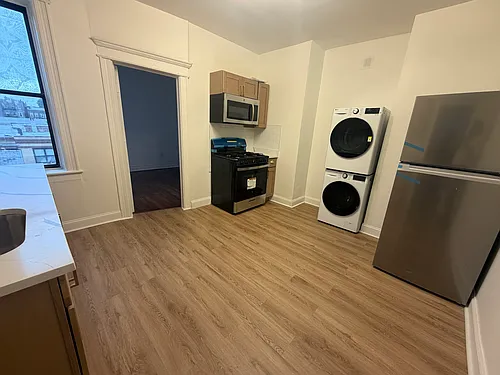 160 59th St Photo 1