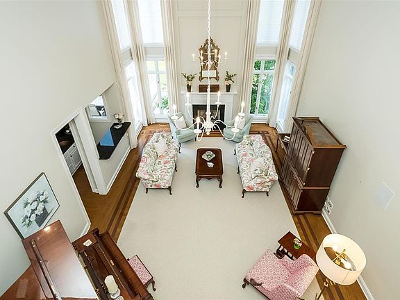 4th image of 14330 Manderleigh Woods Dr