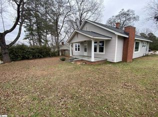 719 Chestnut St, Laurens, SC 29360