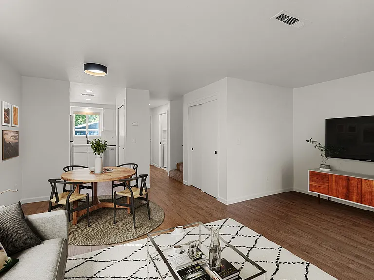 Talent Parkside Apartments — Photo 13