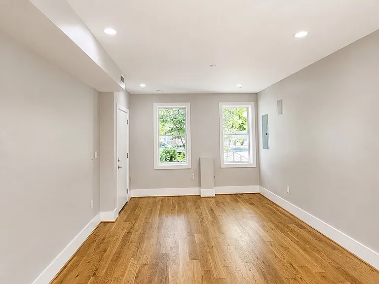 1159 Oates St NE #1A — Photo 7