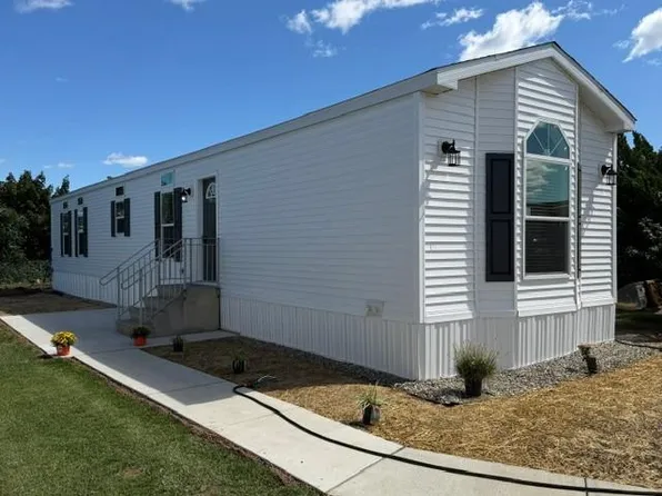 5174 Stone Terrace Dr, Whitehall, PA 18052