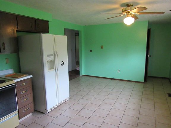 2nd image of 17800 Lexington Dr