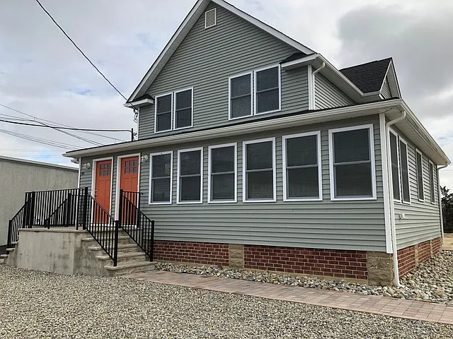 48 Flint Rd — Photo 1