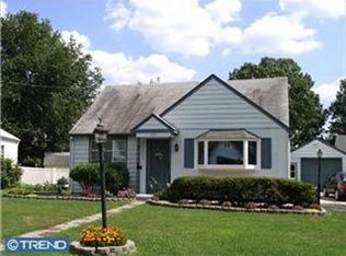 302 W 3rd Ave, Barrington, NJ 08007