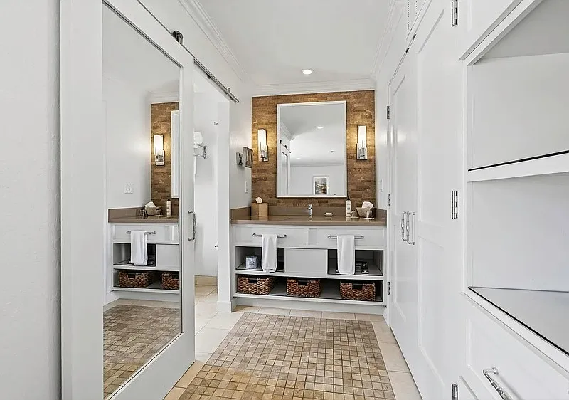1 bed, 1.0 bath, 676 sqft, $1,857 — Photo 3