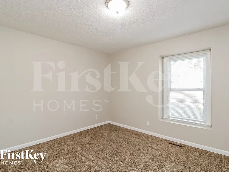 4923 Shady Pine Dr — Photo 9