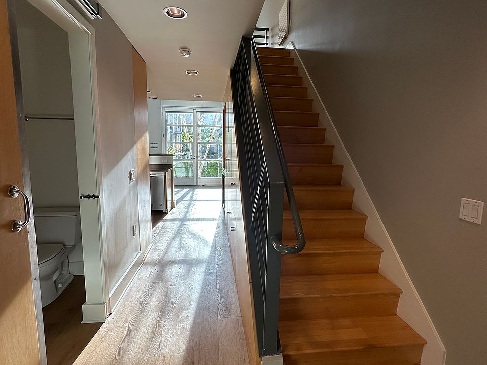 1st image of 411 Francisco St #112