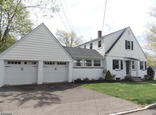 2 Honeyman Pl, Berkeley Heights, NJ 07922