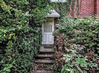 409 Country Ln, Narberth, PA 19072