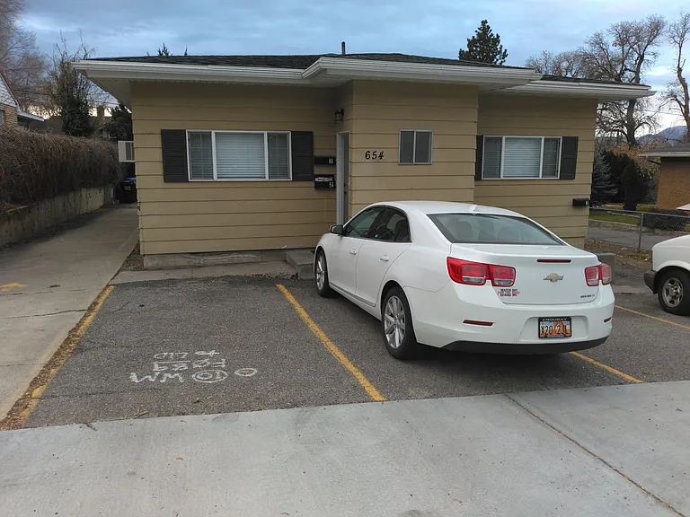 654 E 400 N #1 — Photo 1