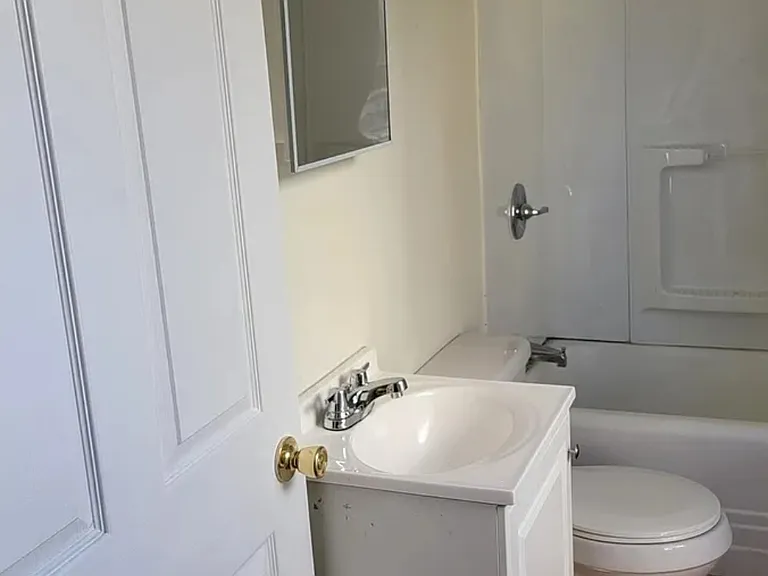 224 N 2nd St #4 — Photo 5
