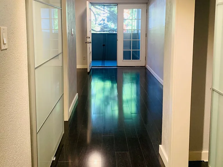 1260 York St #210 — Photo 8