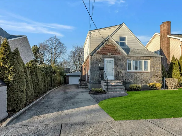 1719 Aladdin Avenue, New Hyde Park, NY 11040