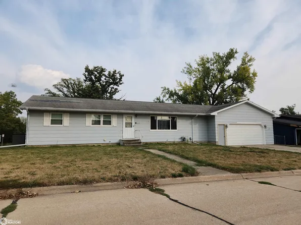1313 Thomas Dr, Tama, IA 52339