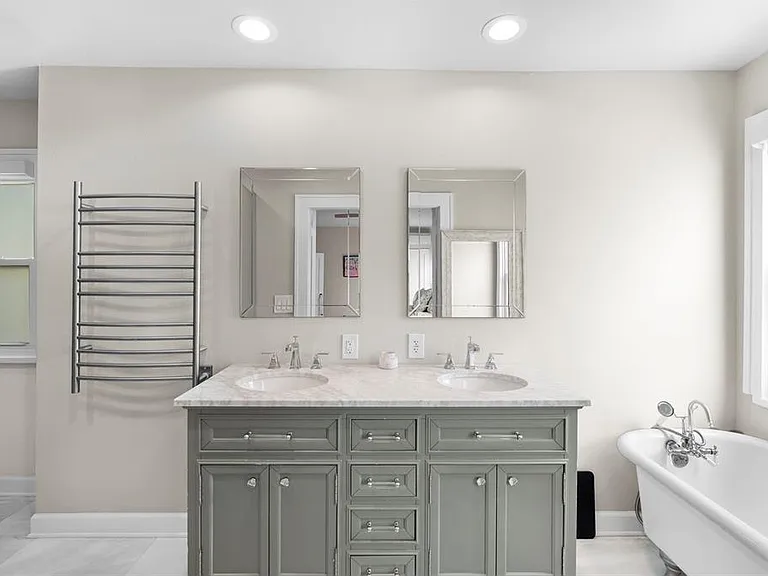2943 W Bayshore Ct — Photo 32