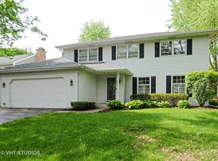 951 Creekside Cir, Naperville, IL 60563