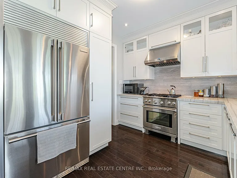 34 Alex Campbell Cres — Photo 7