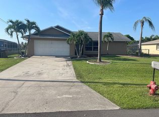 925 SE 6th Ter, Cape Coral, FL 33990