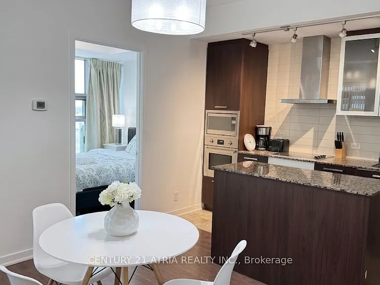 14 York St #1002 — Photo 9
