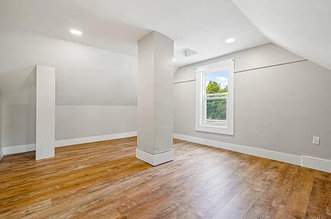 35 Church St #5 — Photo 9