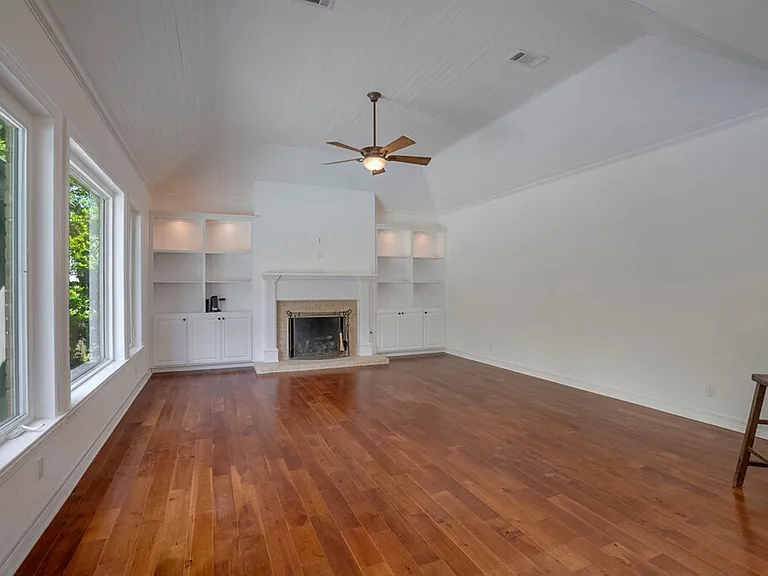 10200 Treasure Island Dr — Photo 8