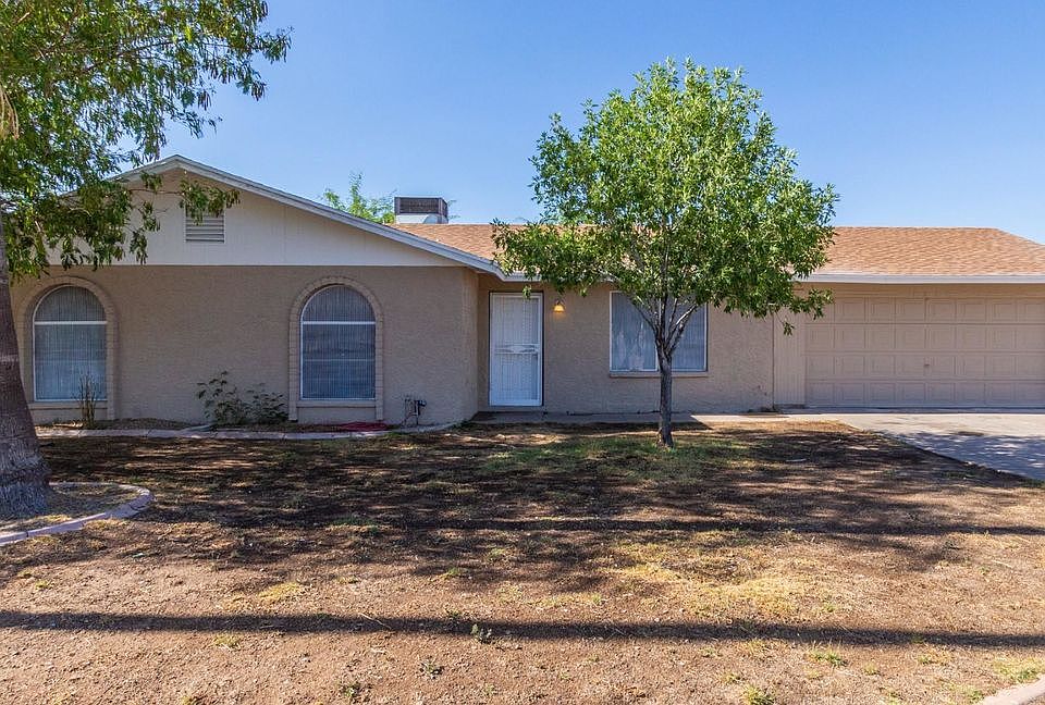 1st image of 1902 E Desert Dr