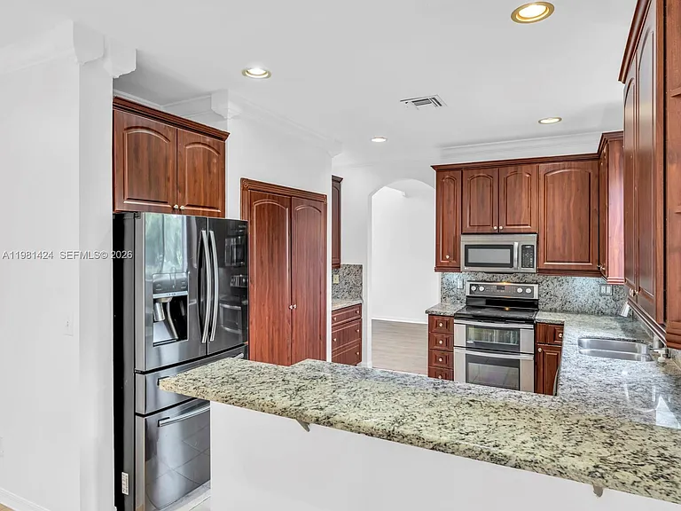 1663 E Harmony Lake Cir — Photo 14