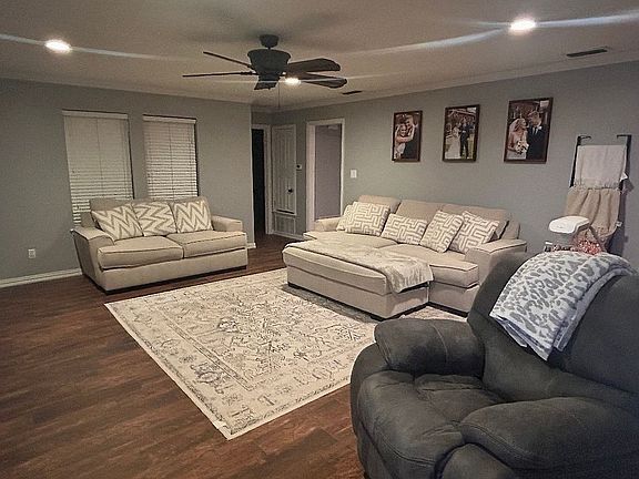 3rd image of 158 Berend Rd #1
