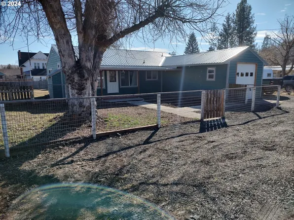 101 N Whipple St, Wallowa, OR 97885