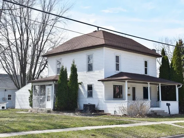 118 7th St SW, Oelwein, IA 50662