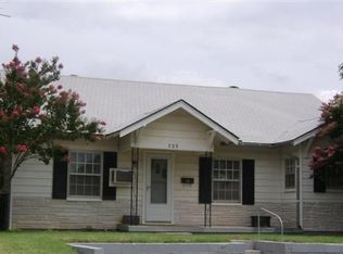 723 W Tom Stafford St, Weatherford, OK 73096