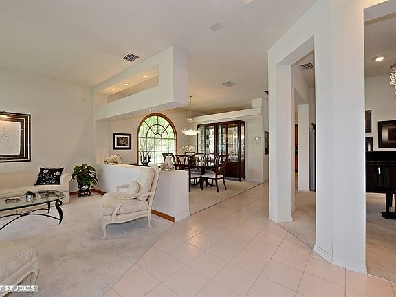 5th image of 11509 Moffat Pl
