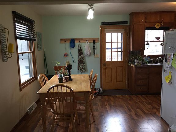 5th image of 1023 Iowa St