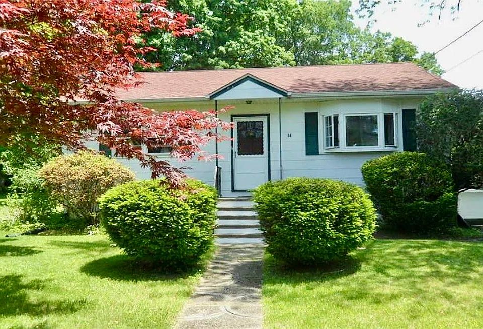 1st image of 84 Blueberry Dr