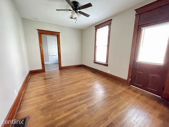 3rd image of 326 W 4th St